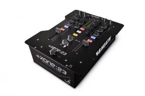 Allen &amp; Heath XONE:23C Микшер для диджея, чье основное отличие от модели XONE:23 сводится к наличию встроенного четырехканального USB-аудиоинтерфейса и добавлению фирменного интерфейса X:LINK для связи нескольких микшеров в единый управляющий центр.