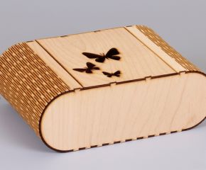 Коробка из фанеры с бабочками 300х200х100