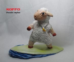 Подарок овца " Серфенгистка на зеленой доске "